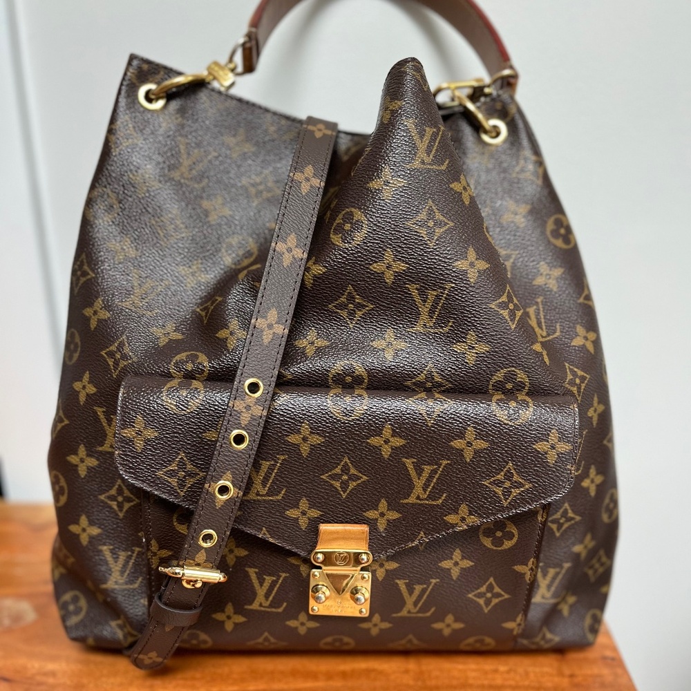 Louis Vuitton Metis Hobo Monogram Canvas